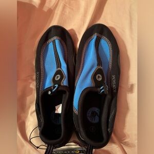 Body glove NWT water shoes